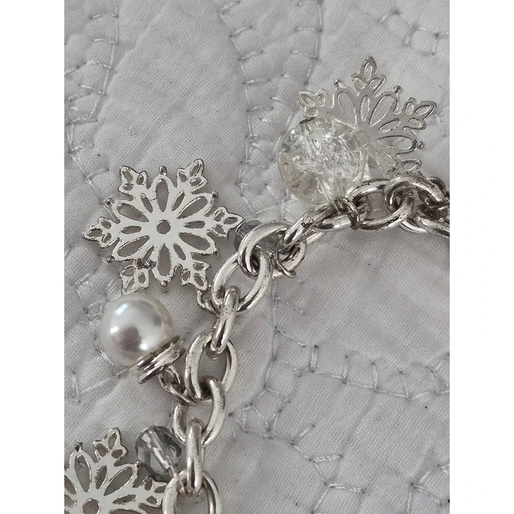 Avon Snowflake Charm Bracelet Silver Tone Faux Pearl Crystal Winter Holiday